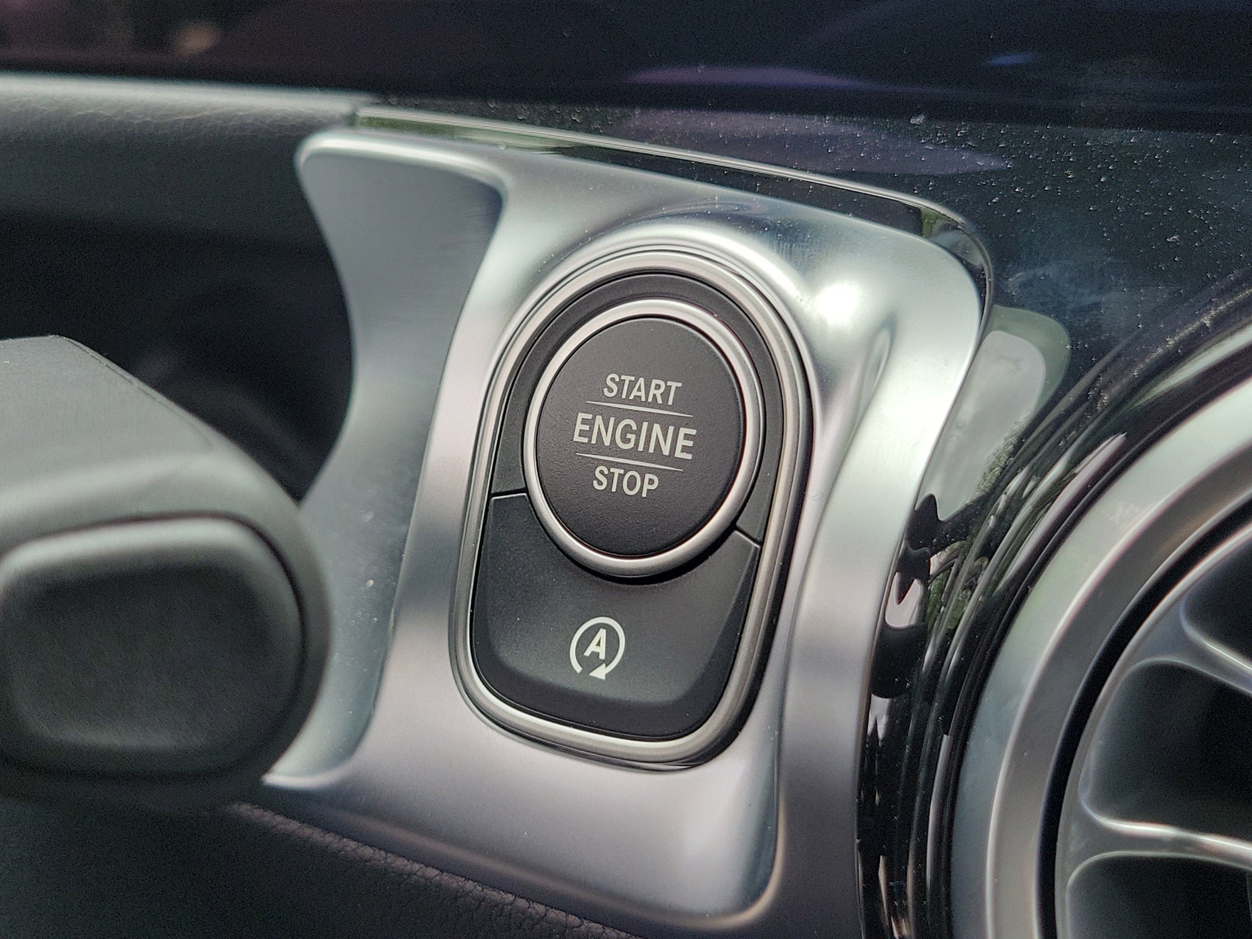 New 2026 Mountain Grey Metallic Mercedes-Benz GLB 250 image 60