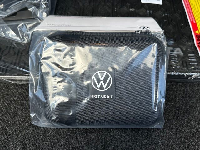 New 2026 Opal White Pearl Volkswagen 1.5T SE image 18