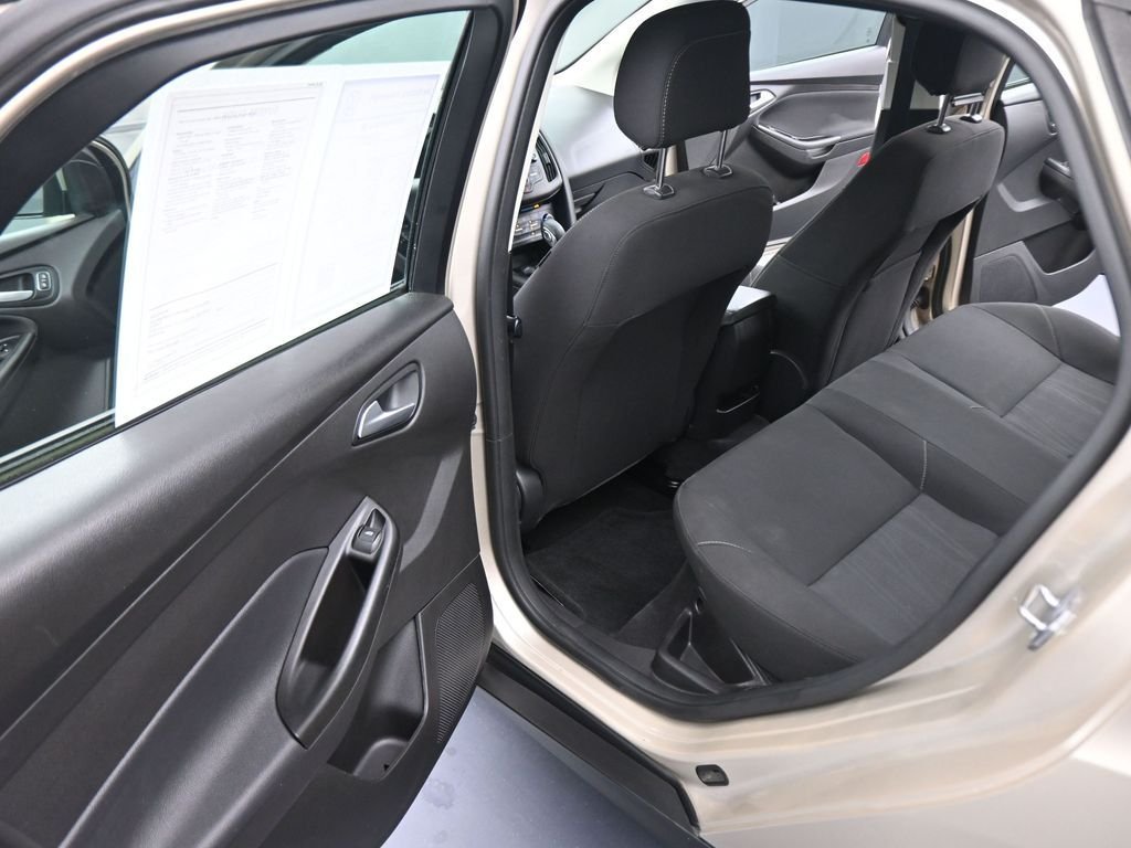 Used 2018 Gold Ford SE image 41