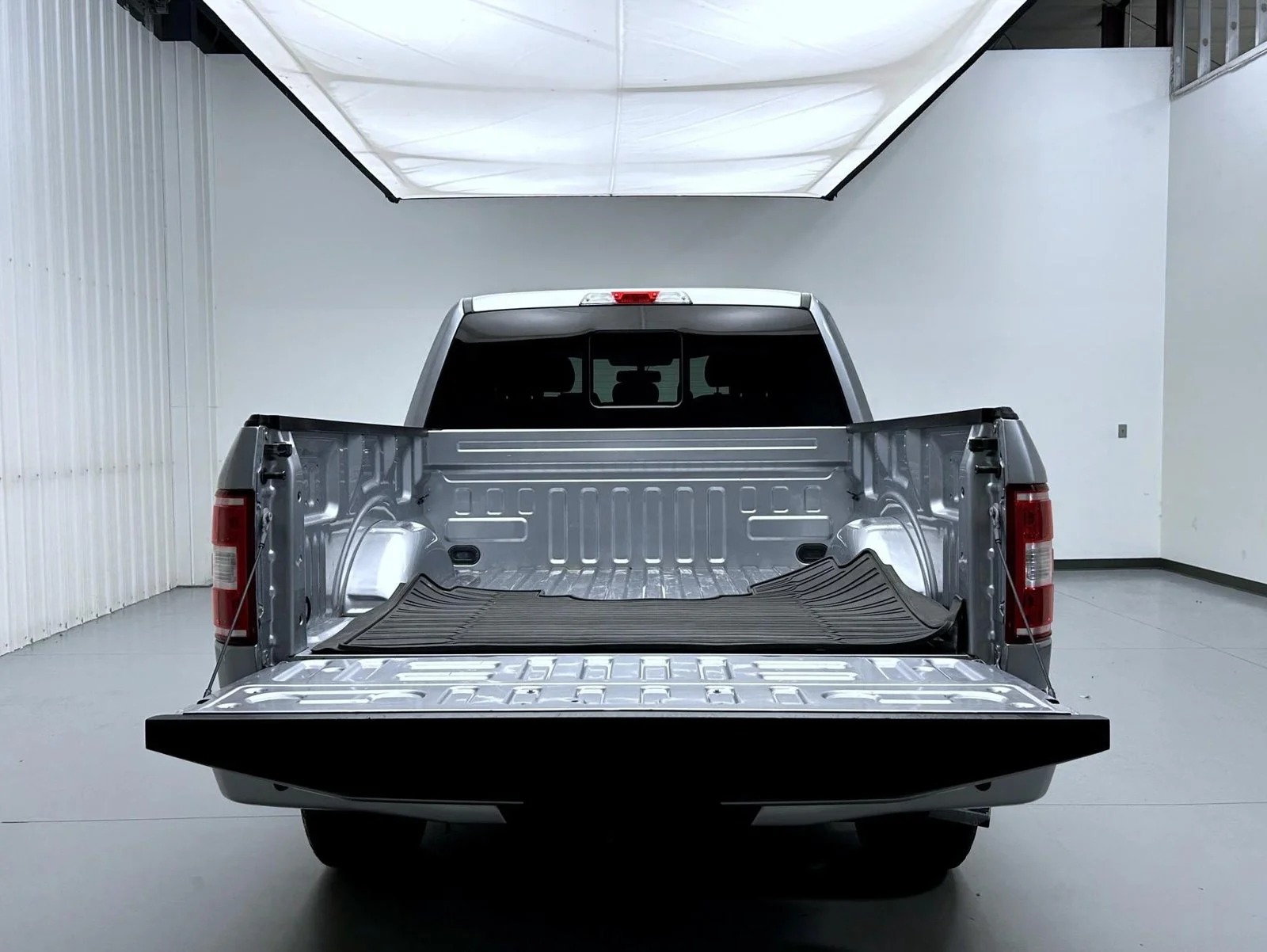 Used 2020 Silver Ford XLT image 21