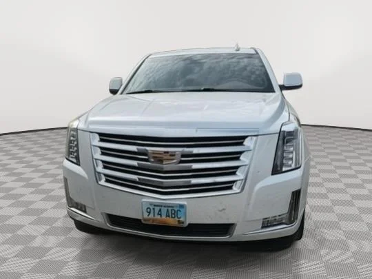 Used 2018 CRYSTAL WHITE TRICOAT Cadillac Platinum image 2