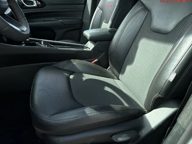 Used 2025 White Jeep Trailhawk image 10