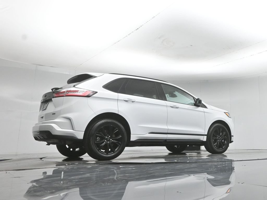 Certified Used 2022 White Ford SE image 49