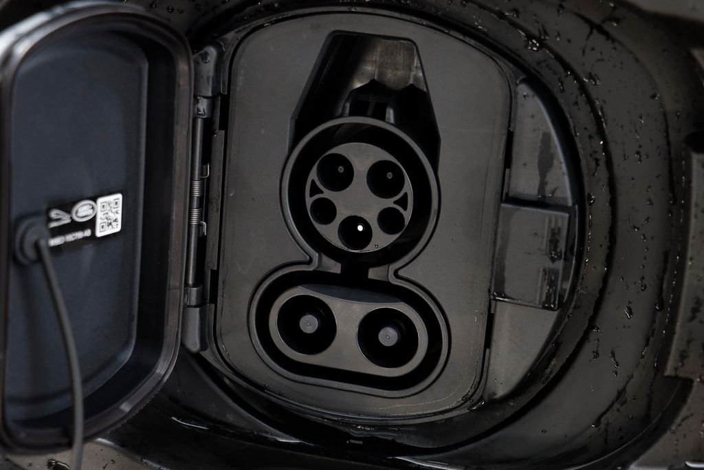 2025 Land Rover Range Rover SE - Photo 16