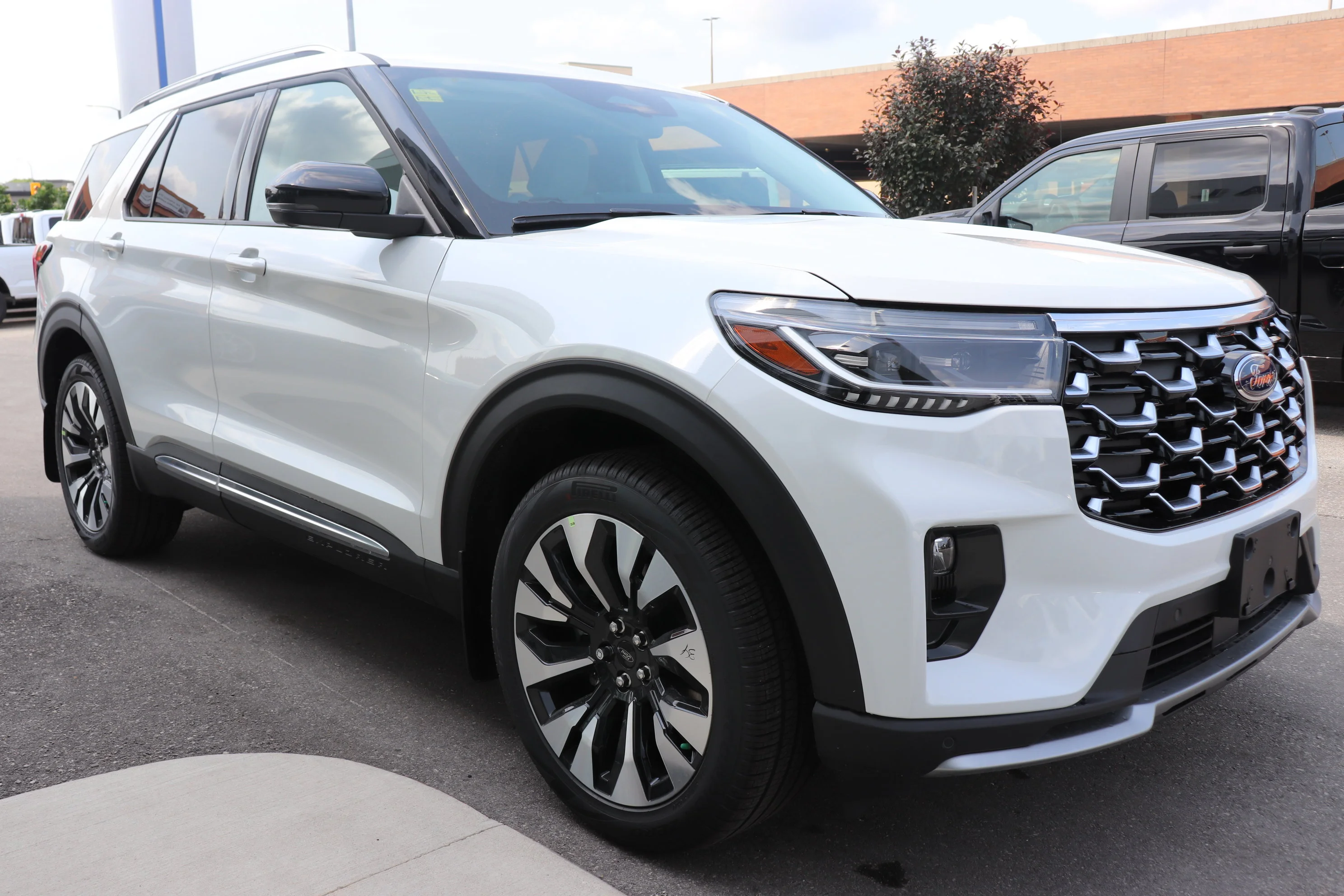 New 2026 STAR WHITE METALLIC TRI-COAT Ford Platinum image 4