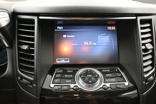 Used 2016 Black INFINITI Base image 37