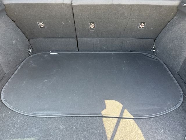Used 2018 Black Toyota XLE Premium image 9