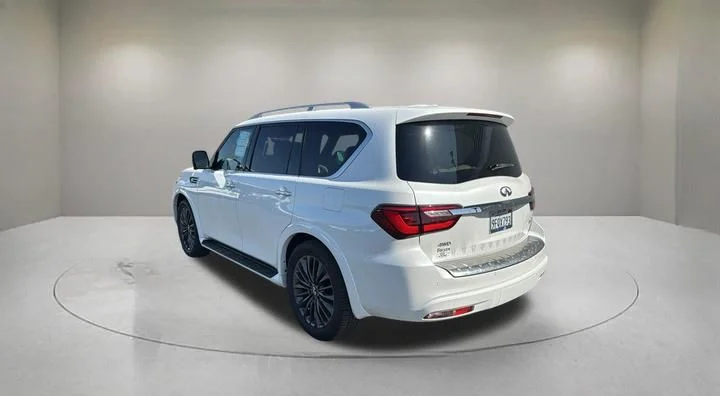 Used 2023 White INFINITI Sensory image 4