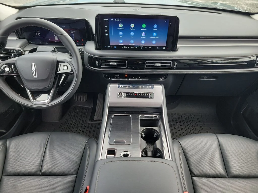 Used 2025 Blue Lincoln Premiere image 18