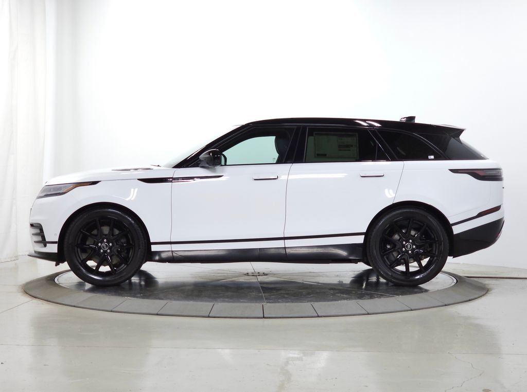 Certified Used 2026 White Land Rover Dynamic SE image 2