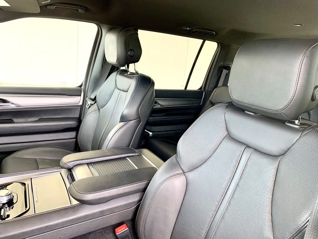 Used 2025 White Jeep Series II image 16