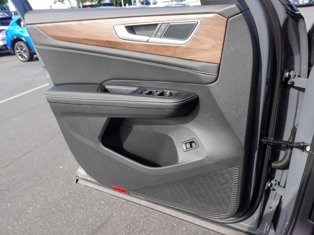 2026 Volkswagen Atlas SE w/Tech - Photo 17