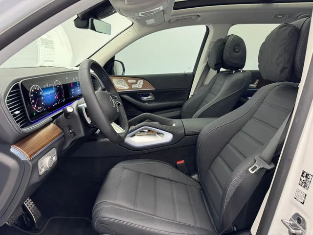 New 2026 MANUFAKTUR Moonlight White Metallic Mercedes-Benz GLS 450 image 19