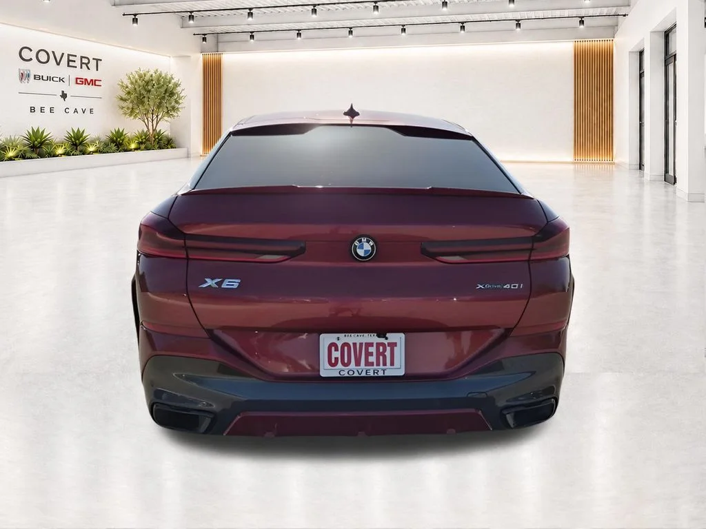 Used 2021 Red BMW xDrive40i image 17