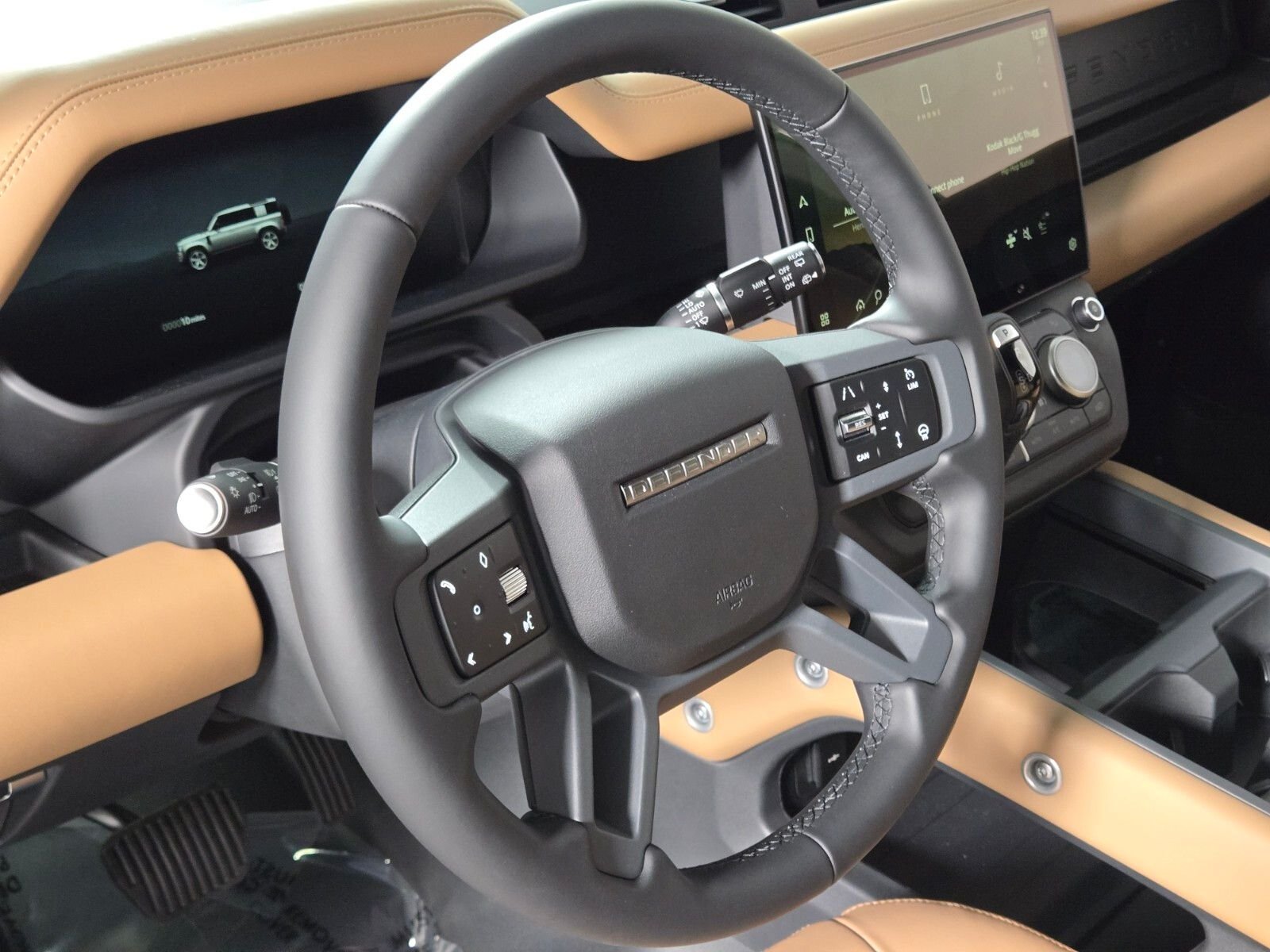 New 2026 Woolstone Green Land Rover X-Dynamic SE image 24