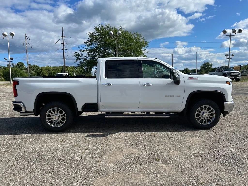 2025 Chevrolet Silverado 2500 HD LTZ - Photo 2