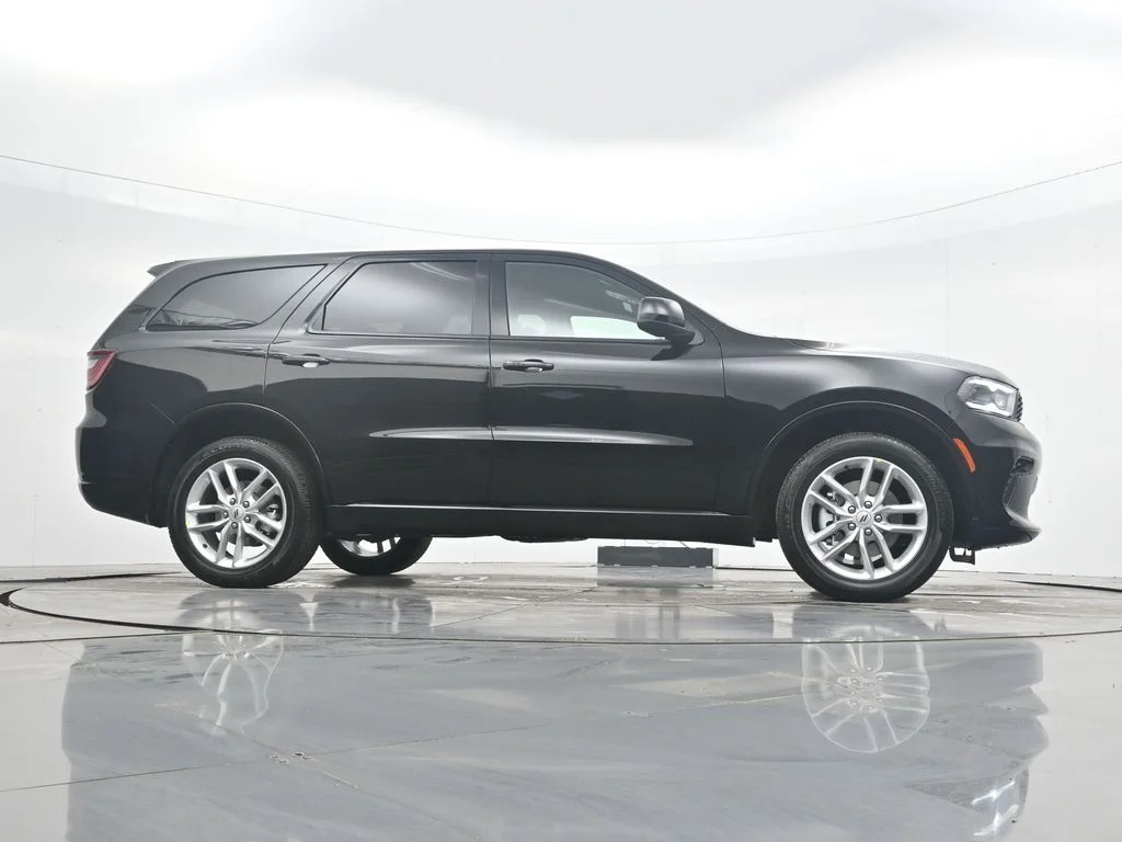 New 2026 Diamond Black Clear-Coat Exterior Paint Dodge GT image 37