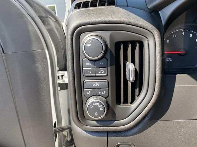 Used 2021 White Chevrolet Custom image 15