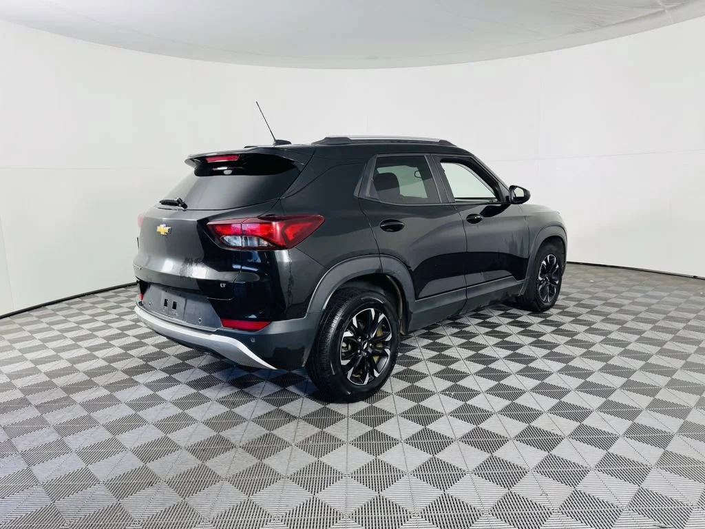 Used 2023 Mosaic Black Metallic Chevrolet LT image 25