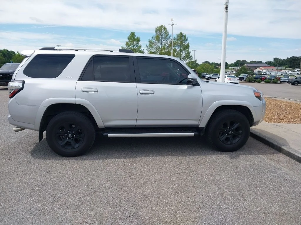 Used 2022 Silver Toyota SR5 Premium image 8