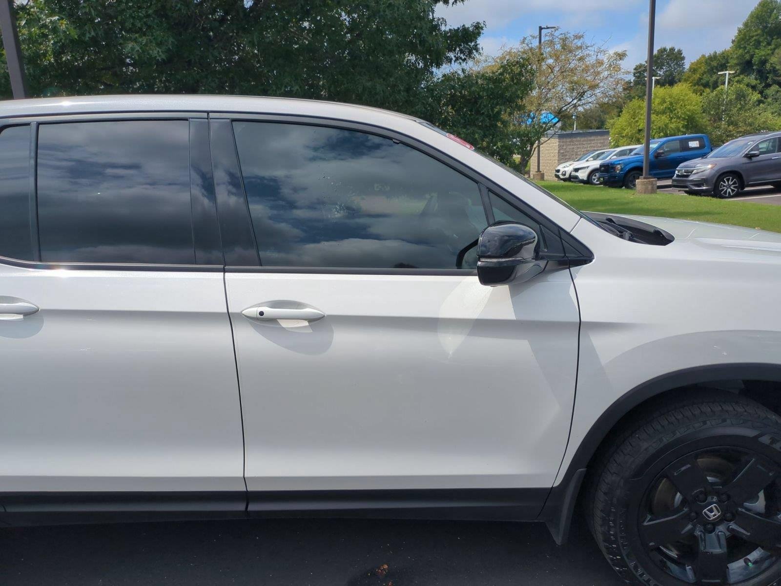 Used 2025 Platinum White Pearl Honda Black Edition image 38