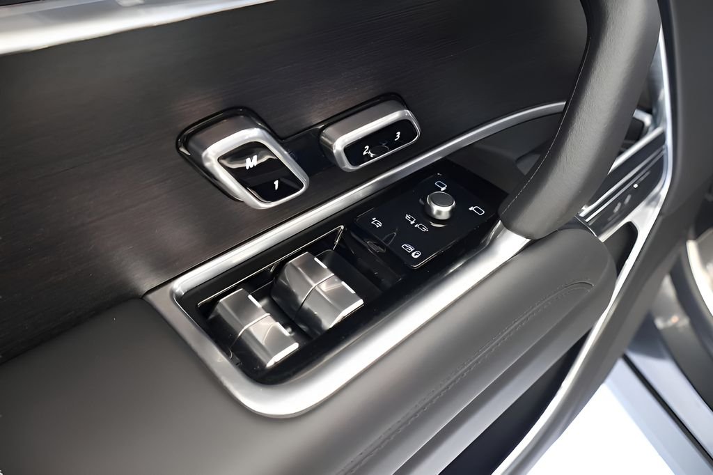 2025 Land Rover Range Rover SE - Photo 7