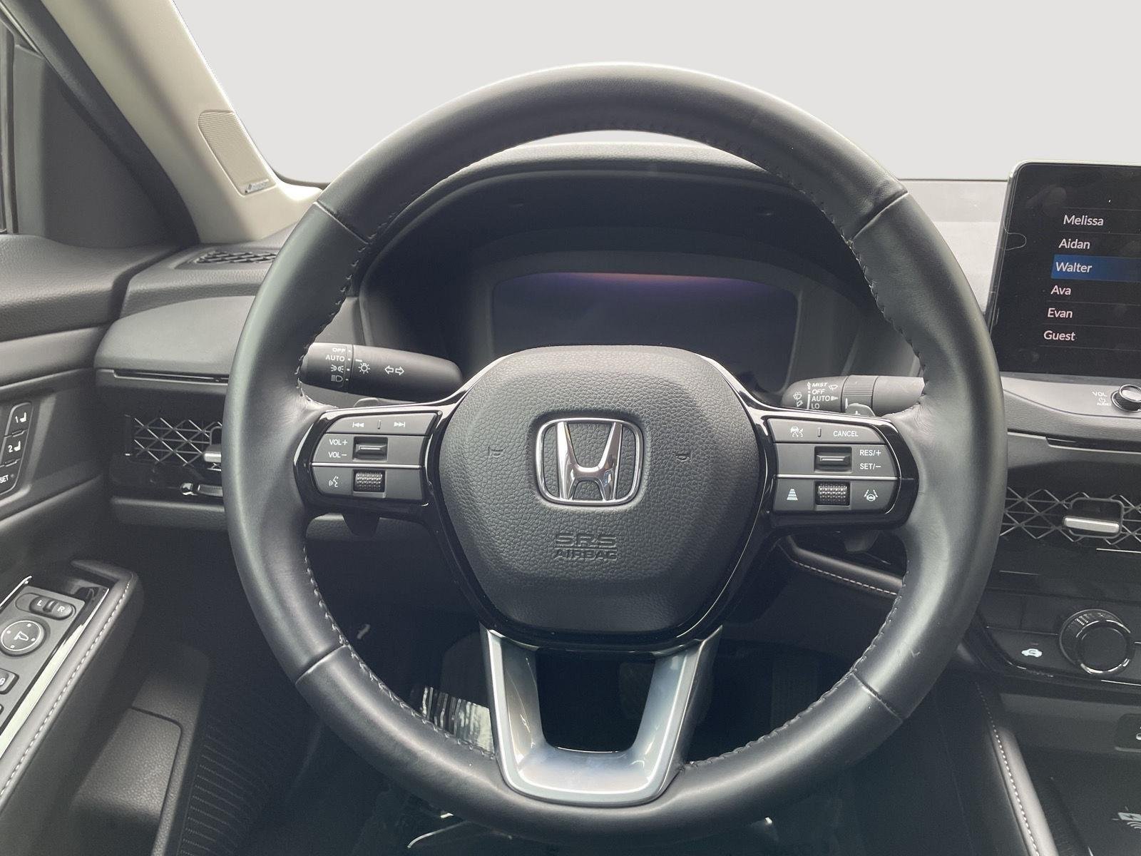 Used 2023 Platinum White Pearl Honda Touring image 29