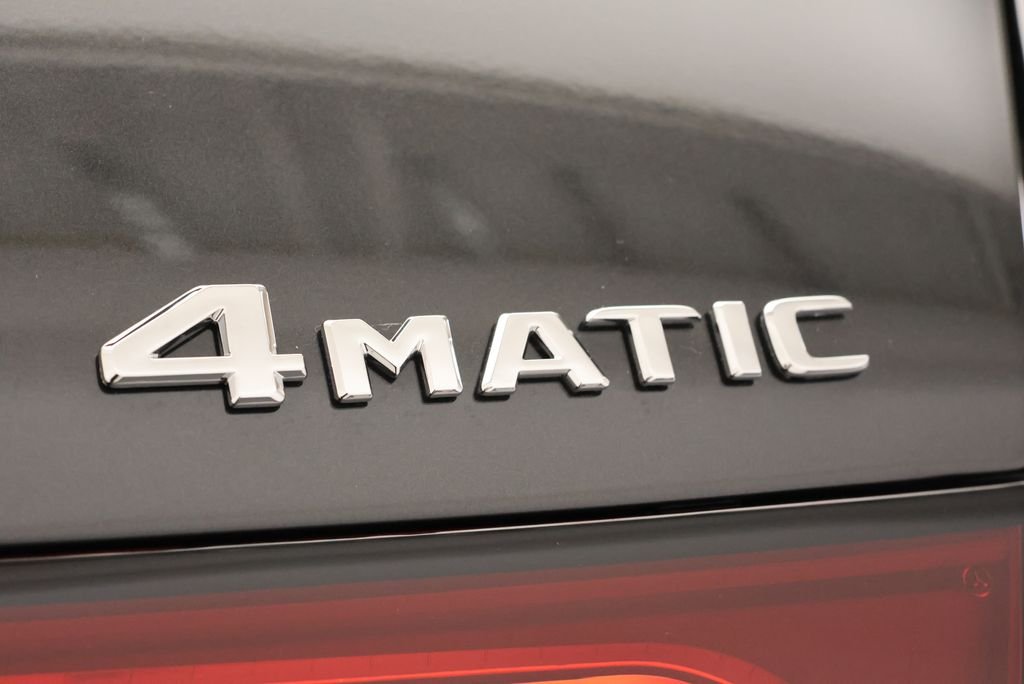 New 2027 Graphite Grey Metallic Mercedes-Benz GLC 300 image 11