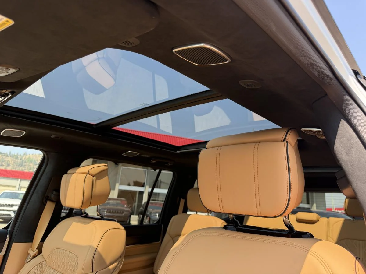 New 2026 White Jeep Summit Reserve image 17