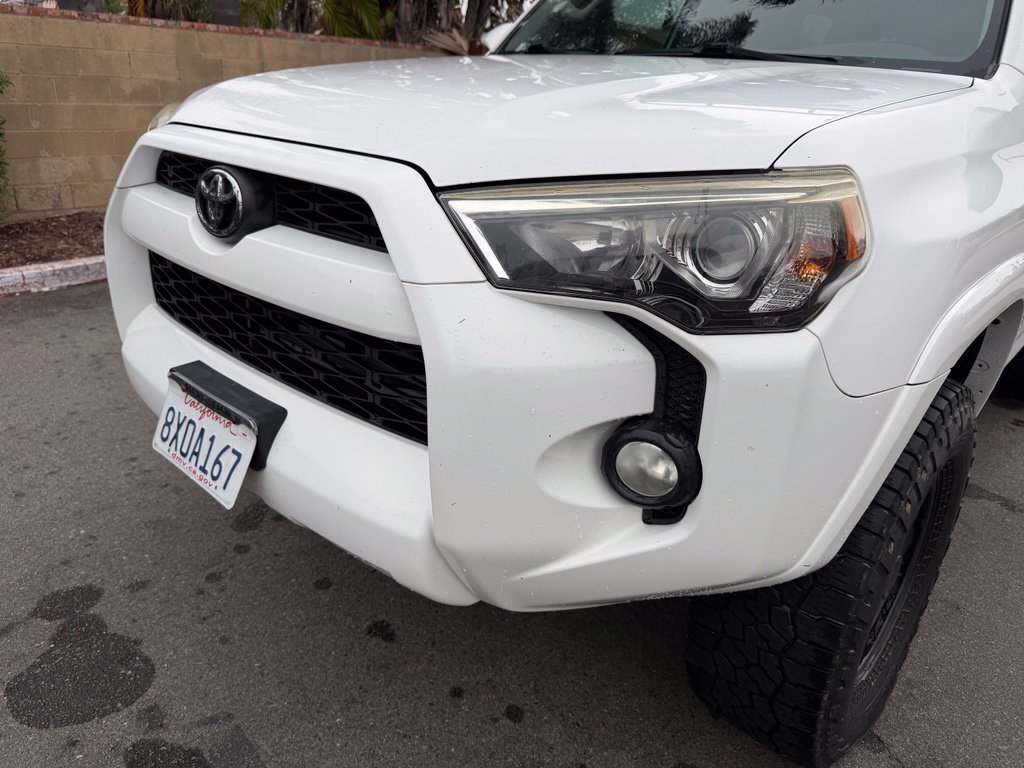 Used 2015 White Toyota SR5 image 2