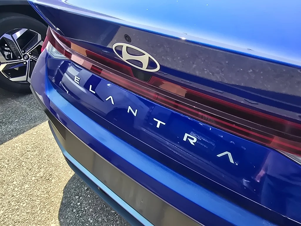 Used 2024 Intense Blue Hyundai SEL image 20