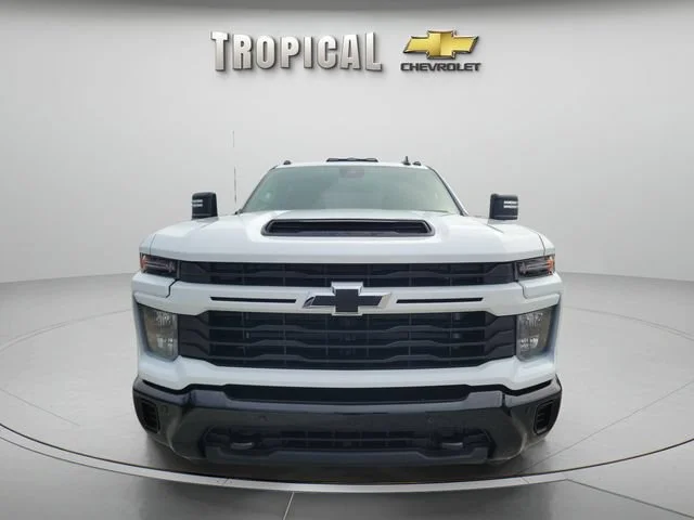 New 2026 Summit White Chevrolet Custom image 8
