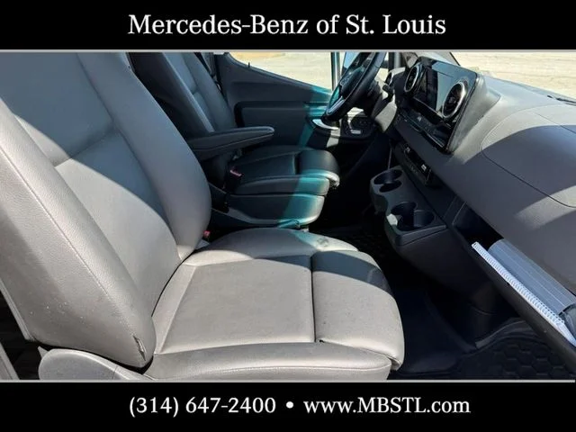 Used 2020 Beige Mercedes-Benz Cab Chassis 144 WB image 18