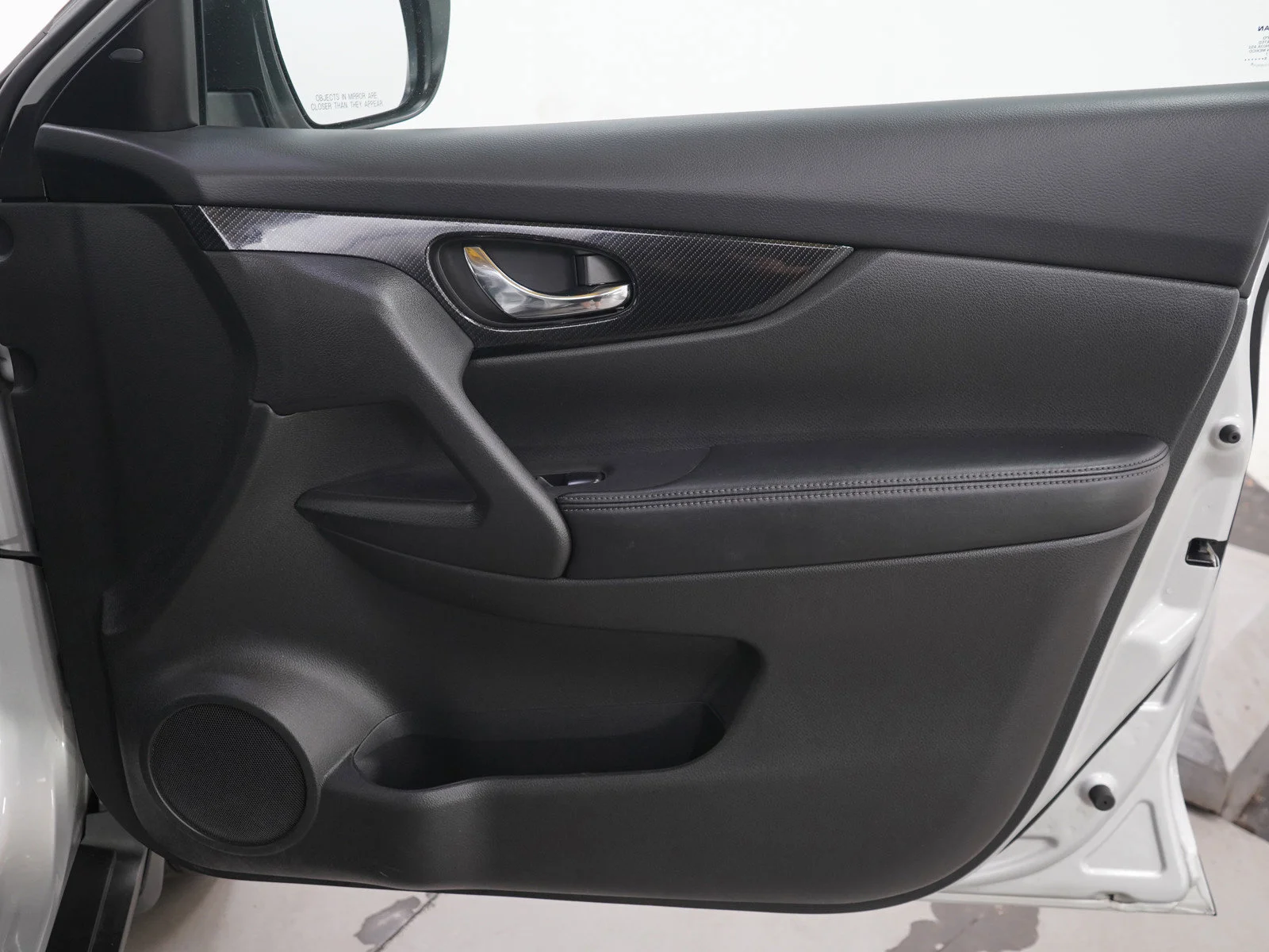 Used 2018 Brilliant Silver Nissan SL image 12