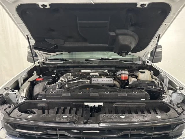 Used 2025 Summit White Chevrolet LT image 38