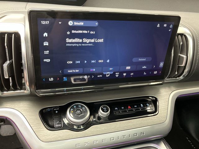 Used 2025 Star White Metallic Tri-Coat Ford Platinum image 22