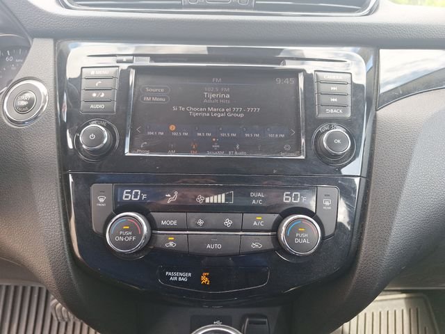 Used 2022 Red Nissan SV image 13