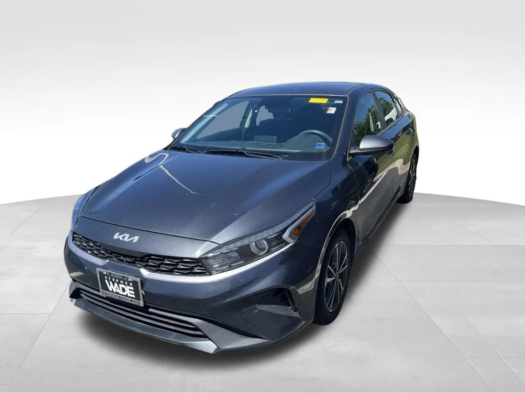Used 2023 Gray Kia LXS image 3