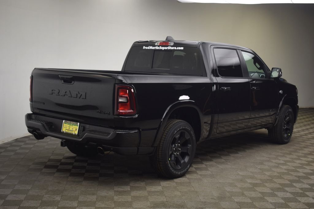 New 2026 Diamond Black Crystal Pearl-Coat Exterior Paint RAM Big Horn/Lone Star image 5