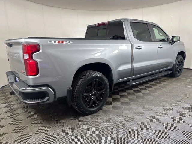 Used 2023  Chevrolet RST image 3