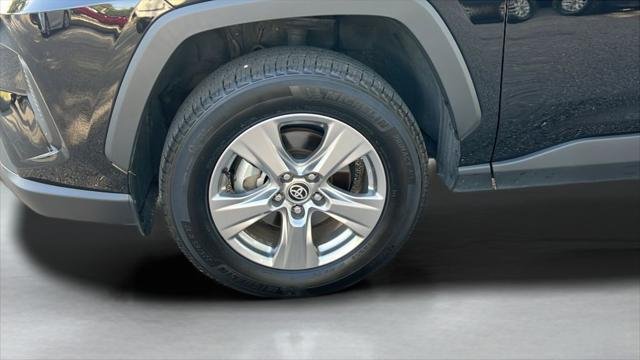 2025 Toyota RAV4 XLE - Photo 27