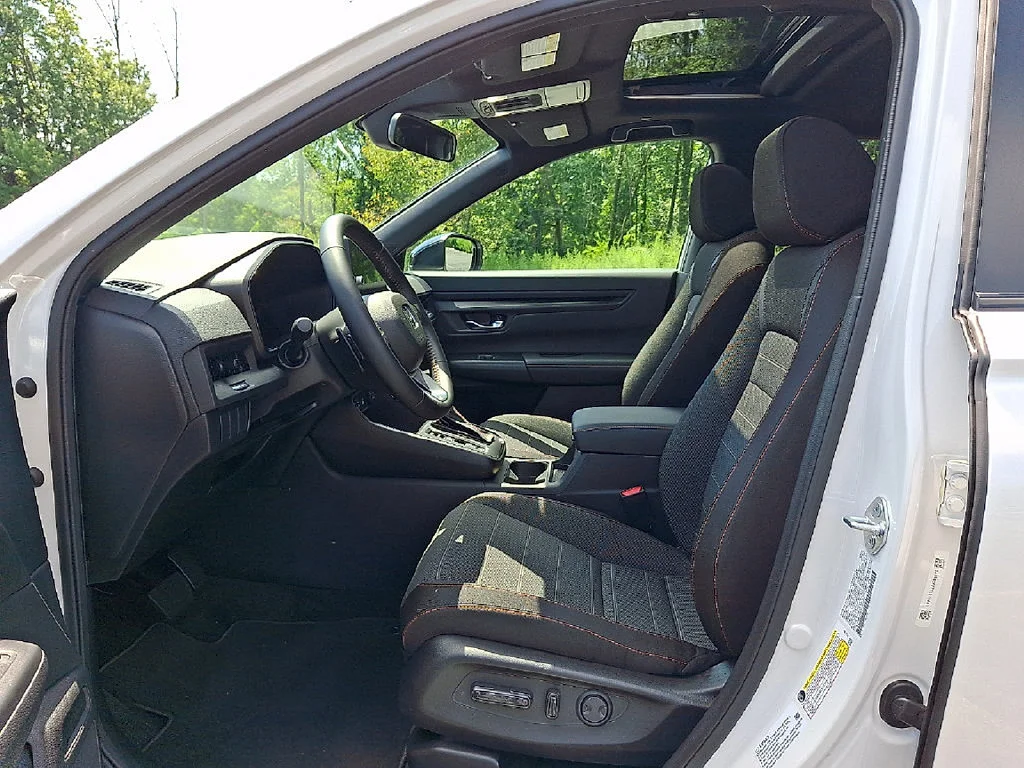 Certified Used 2026 Platinum White Pearl Honda Sport image 13