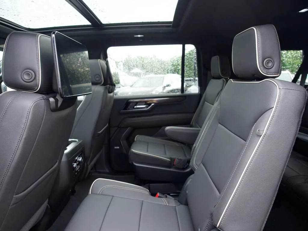 New 2026 Onyx Black GMC Elevation image 14