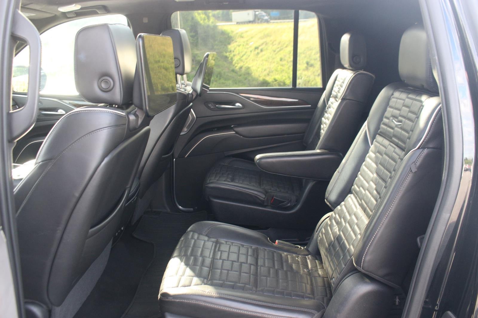 Used 2021 BLACK RAVEN Cadillac Sport Platinum image 33