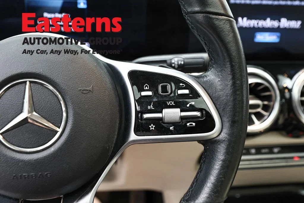 Used 2021 White Mercedes-Benz GLB 250 image 16