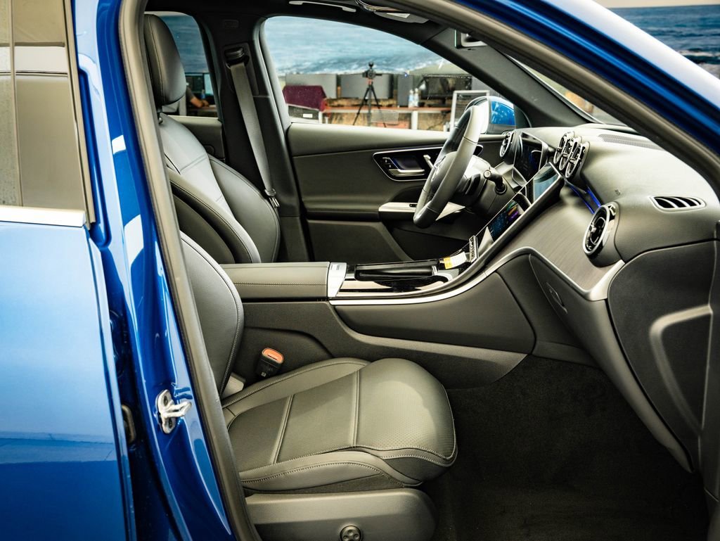 New 2026 Starling Blue Metallic Mercedes-Benz GLC 300 image 23