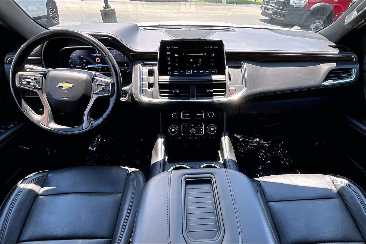 Used 2023 Iridescent Pearl Tricoat Chevrolet 4WD High Country image 9