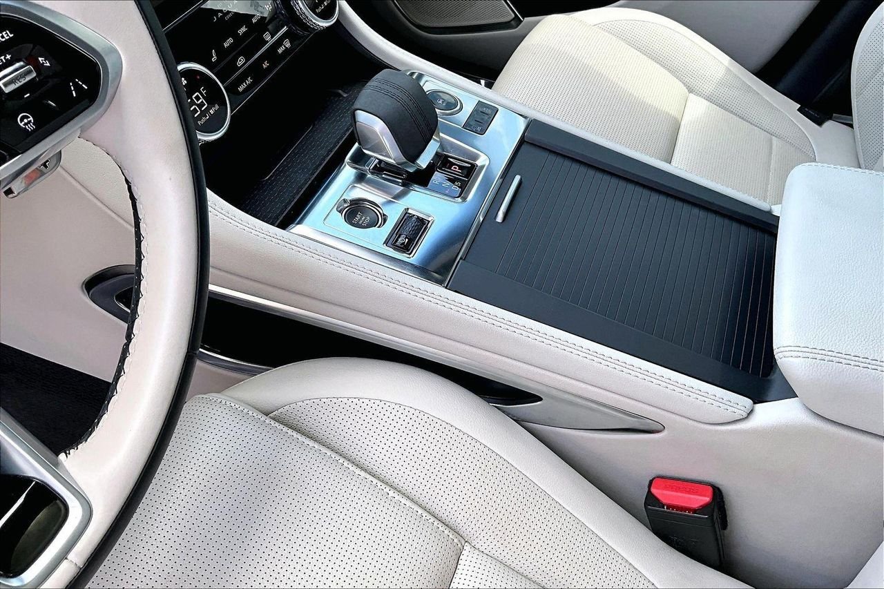2024 Jaguar F-PACE R-Dynamic S - Photo 20