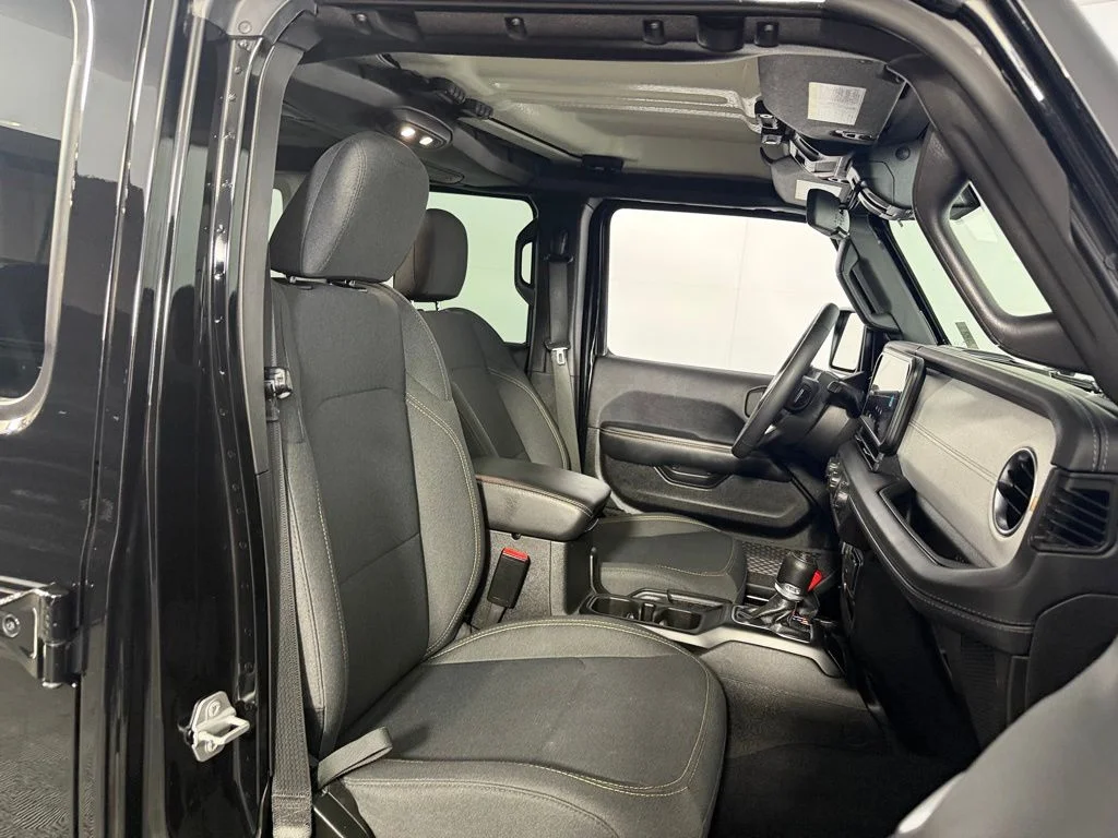 Used 2025 Black Jeep Sahara image 28