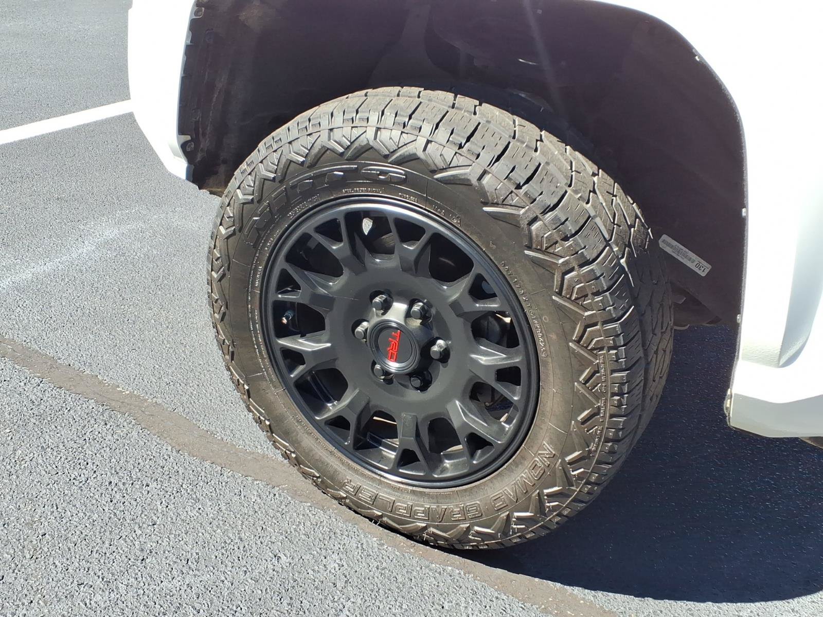Used 2025 Ice Cap Toyota SR5 image 9